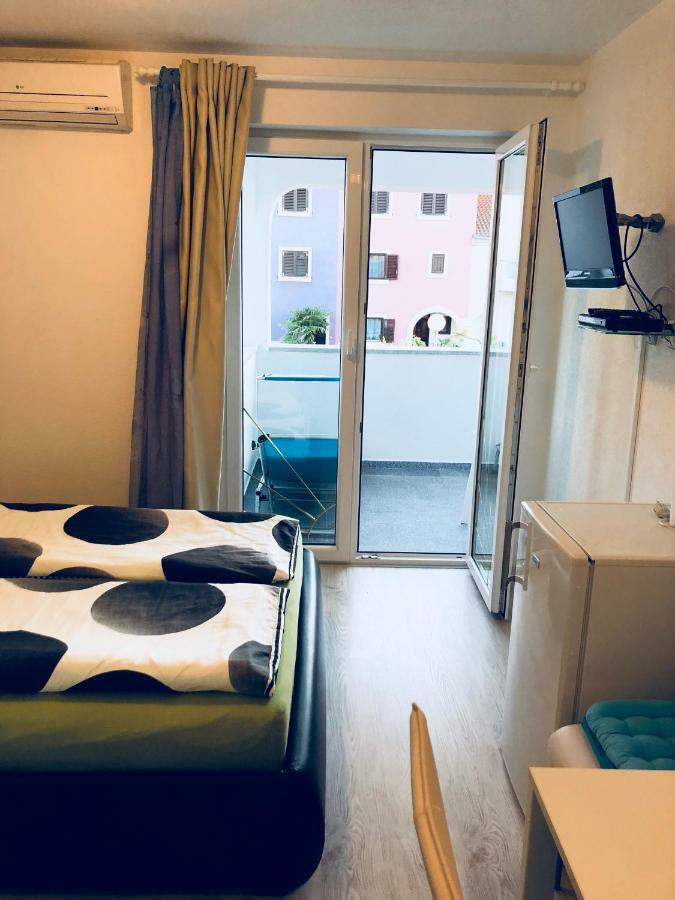 Guest House Jadro روفينج المظهر الخارجي الصورة